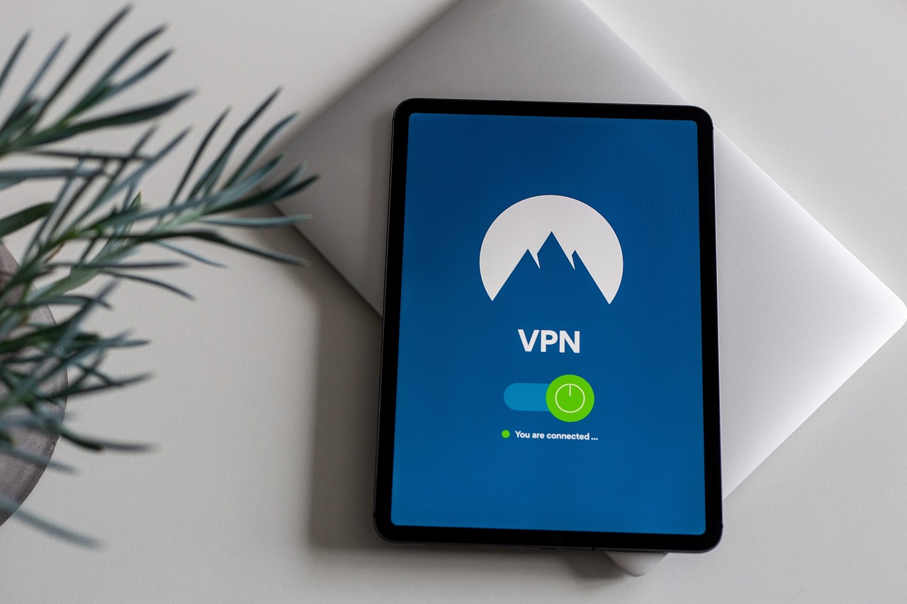 Read more about the article The Key Advantages of Using a VPN for Secure Browsing